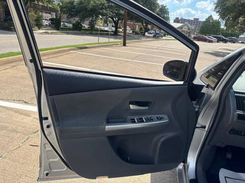 2013 Toyota Prius v Three