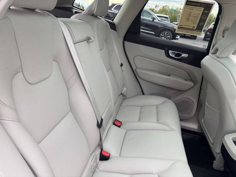 2023 Volvo XC60 B5 Plus Bright Theme