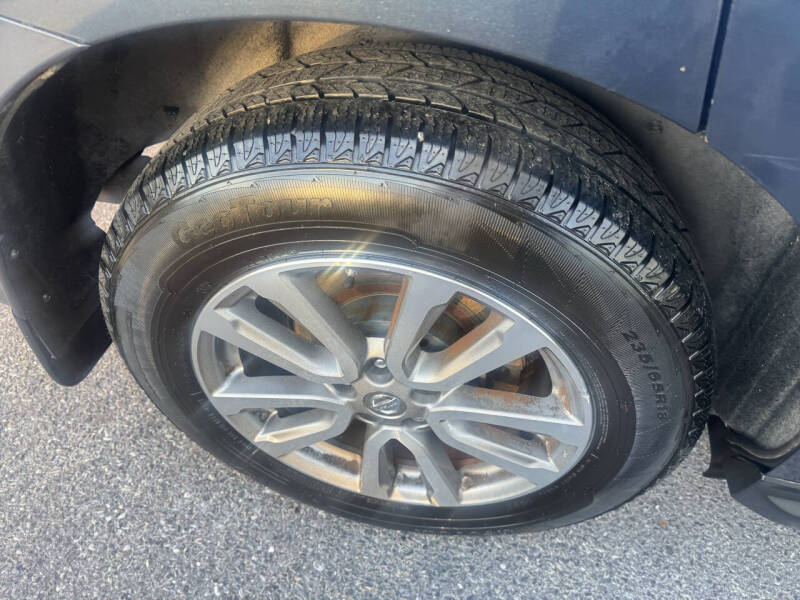 2015 Nissan Pathfinder SV