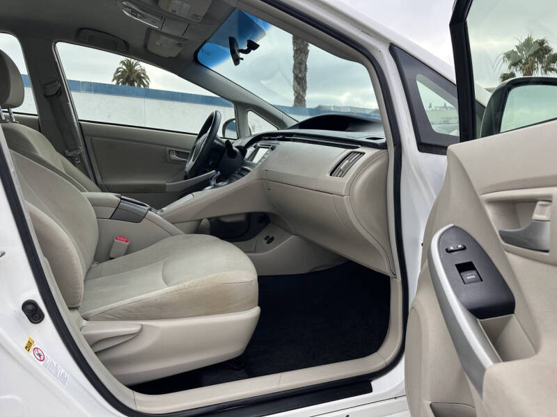 2013 Toyota Prius Three
