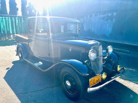 1934 Ford Custom
