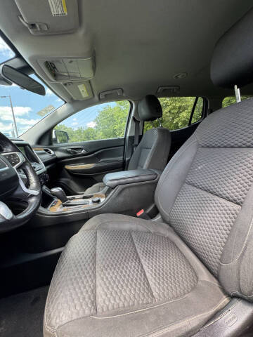 2017 GMC Acadia SLE-2