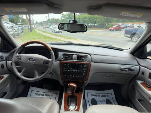 2003 Ford Taurus SEL Deluxe