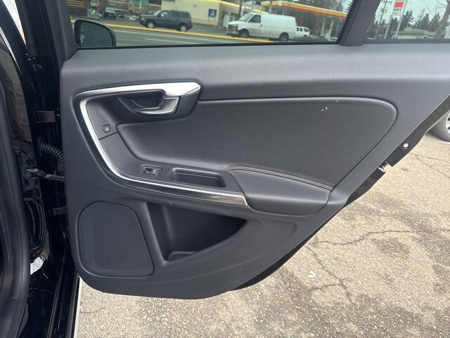 2015 Volvo V60 Cross Country T5