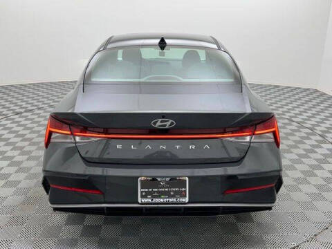 2025 Hyundai Elantra SEL Convenience