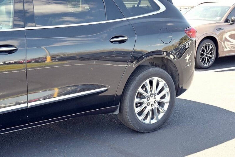 Used 2021 Buick Enclave Essence with VIN 5GAERBKW8MJ221114 for sale in Lafayette, LA