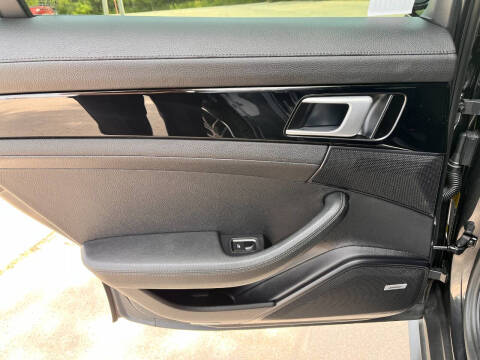 2018 Porsche Panamera 4