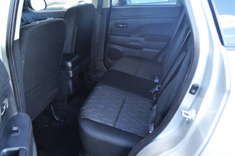 2024 Mitsubishi Outlander Sport ES