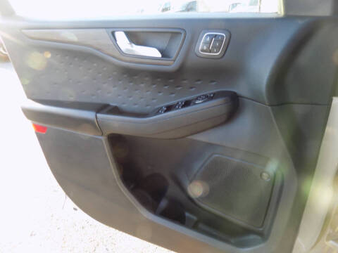 2020 Ford Escape Hybrid Titanium