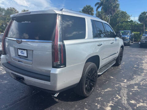 2017 Cadillac Escalade Luxury