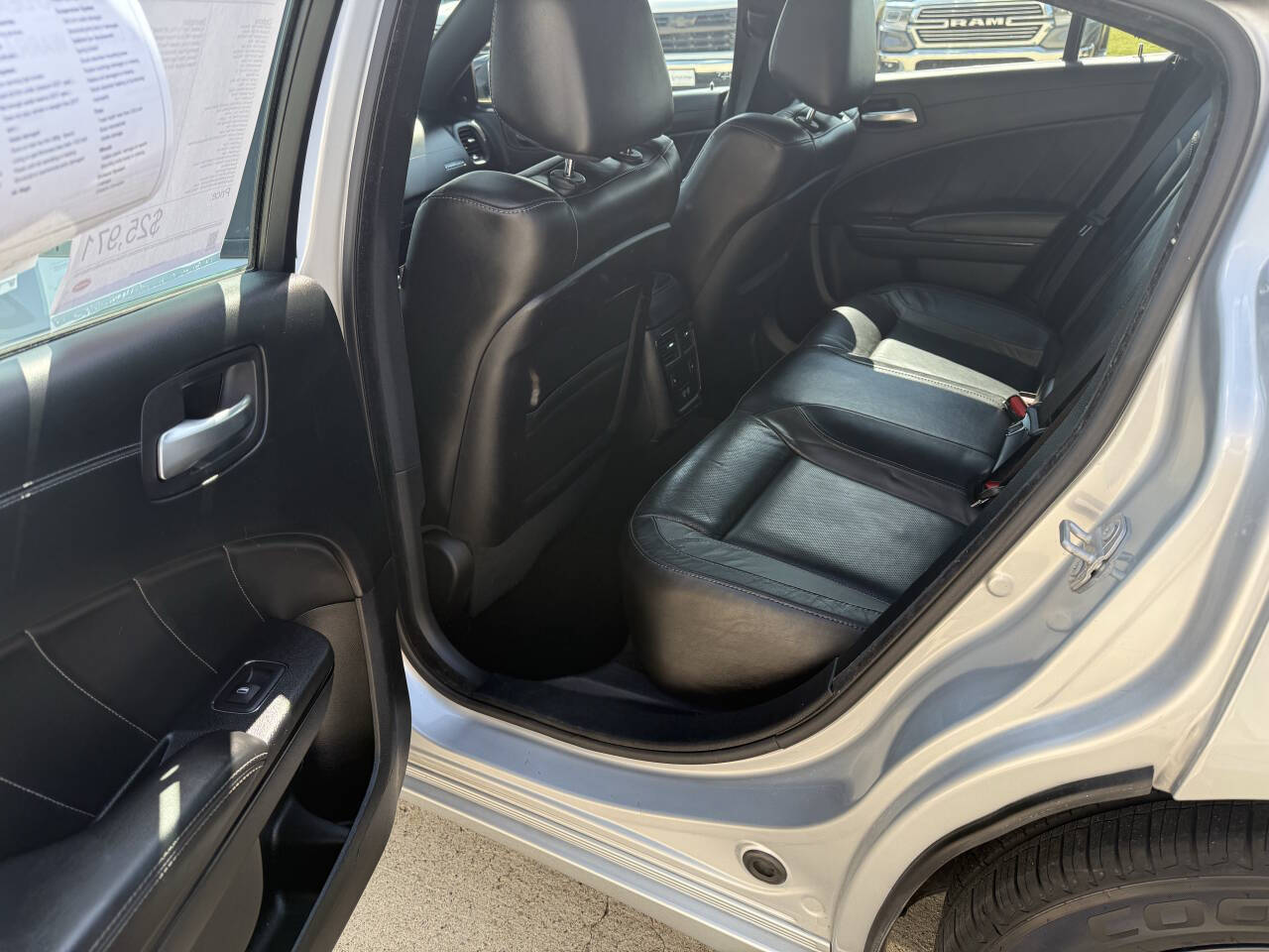 2020 Dodge Charger SXT AWD photo 5