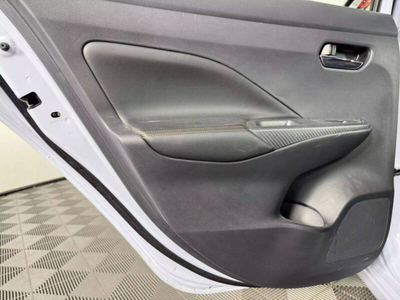 2025 Nissan Versa SR