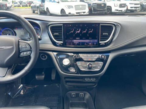 2021 Chrysler Pacifica Touring L