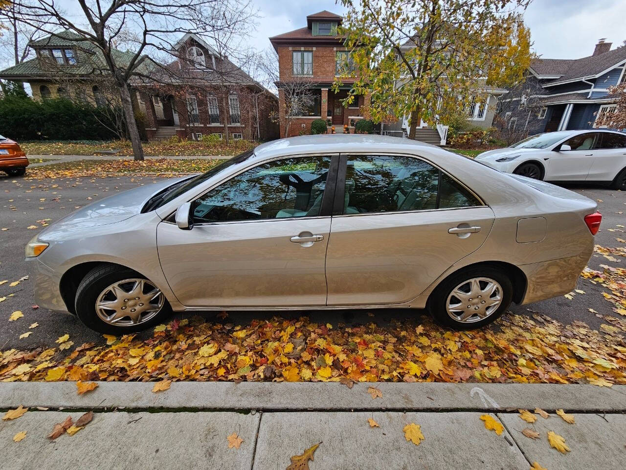 2013 Toyota Camry for sale at Quantum Auto Co in Plainfield, IL