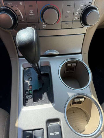 2011 Toyota Highlander SE