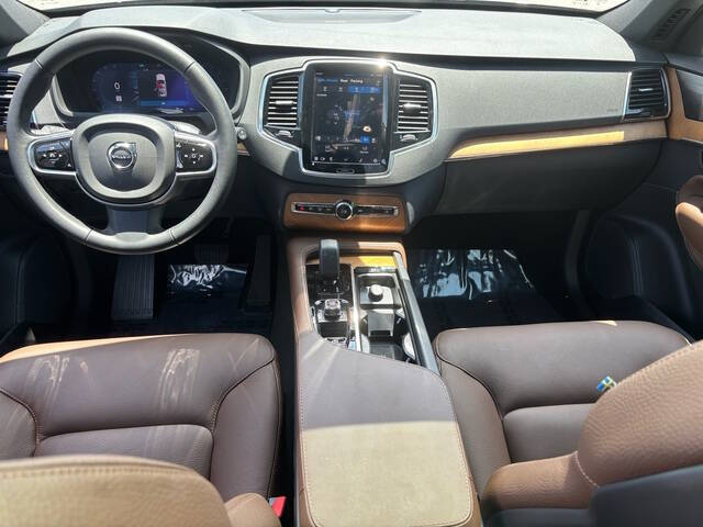 2024 Volvo XC90 B5 Plus Bright Theme