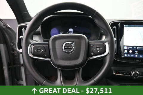 2025 Volvo XC40 B5 Core Bright Theme
