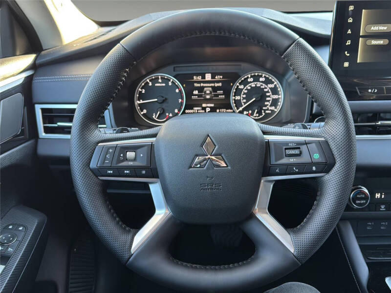 2026 Mitsubishi Outlander SE