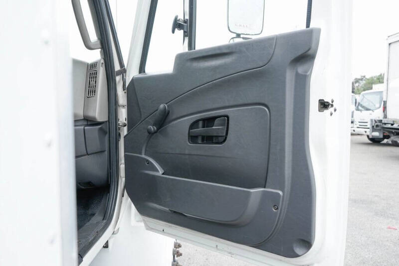 2018 International DuraStar 4300