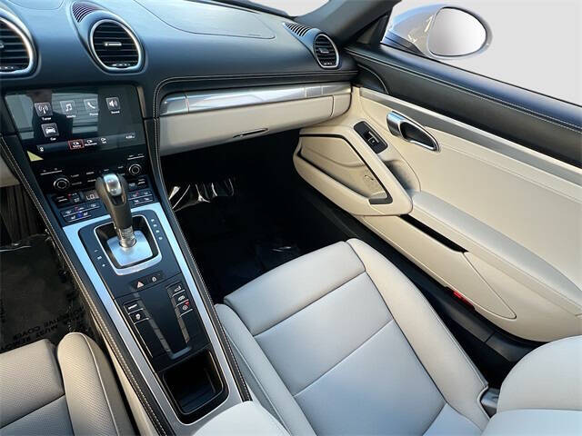 2025 Porsche 718 Cayman Style Edition