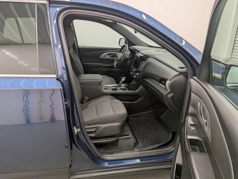 2022 Chevrolet Traverse LT Cloth