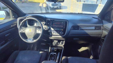 2018 Mitsubishi Outlander LE