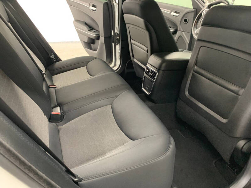 2019 Chrysler 300 Touring