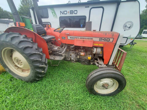 1995 MASSEY FERGUSON 240