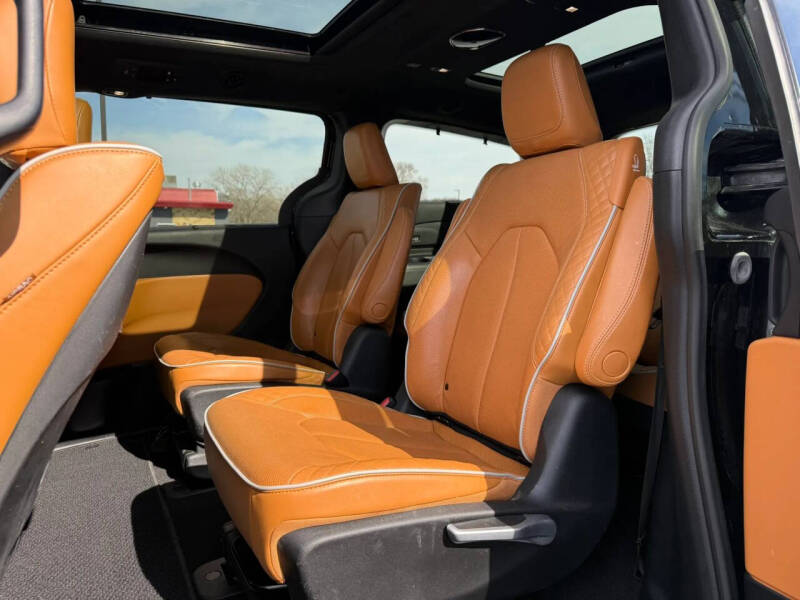 2021 Chrysler Pacifica Hybrid Pinnacle