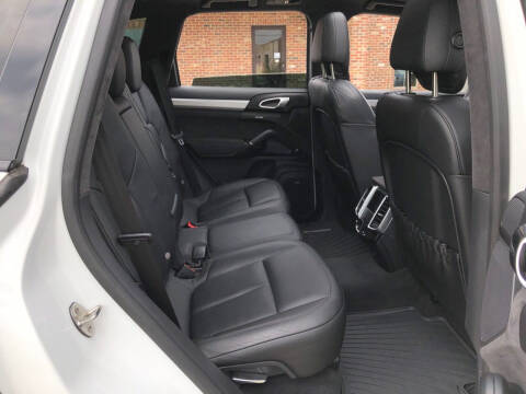 2013 Porsche Cayenne GTS