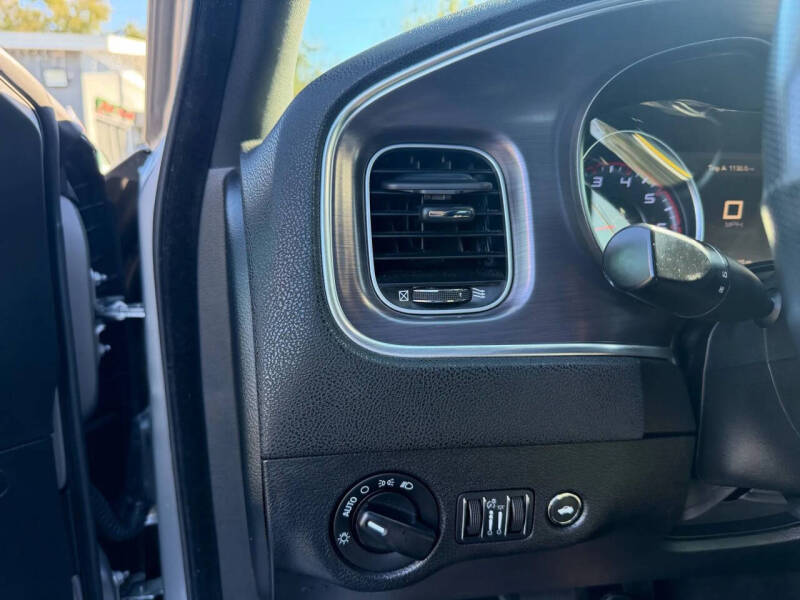 2015 Dodge Charger SE