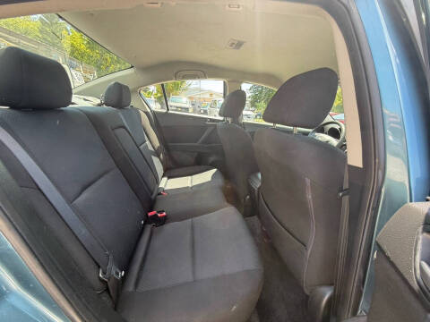 2011 Mazda MAZDA3 i Touring