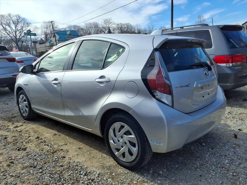 2015 Toyota Prius c Two
