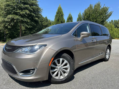 2017 Chrysler Pacifica Touring-L