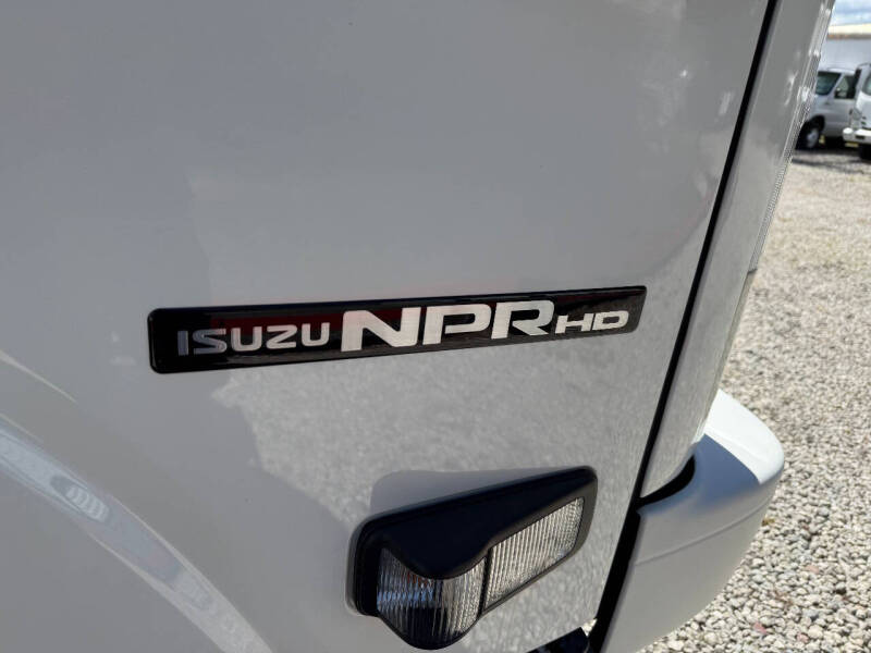 2020 Isuzu NPR-HD