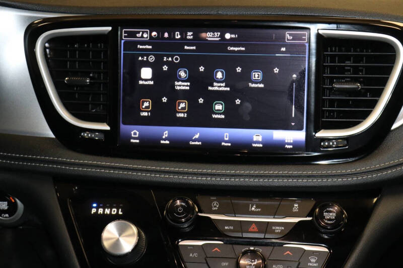 2022 Chrysler Pacifica Touring L