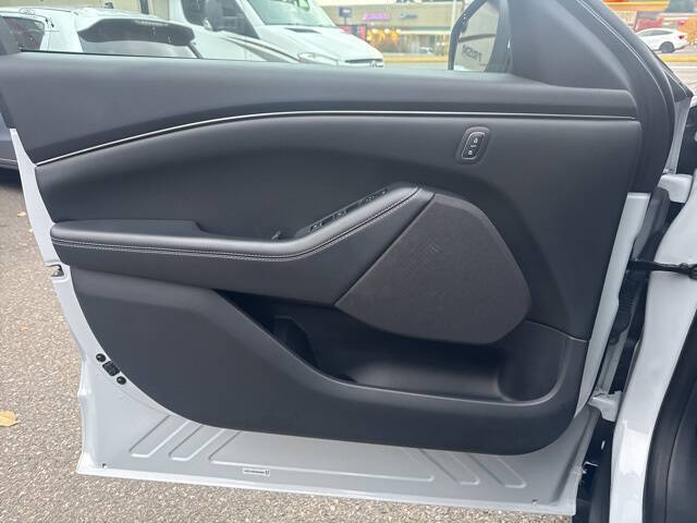 2022 Ford Mustang Mach-E Select