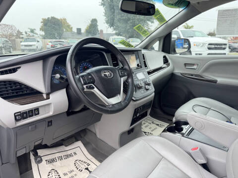 2015 Toyota Sienna XLE Premium 8-Passenger