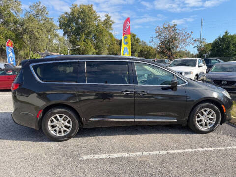 2020 Chrysler Pacifica Touring L
