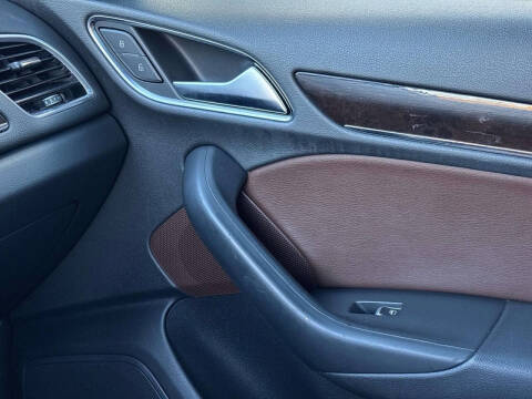 2016 Audi Q3 2.0T Premium Plus