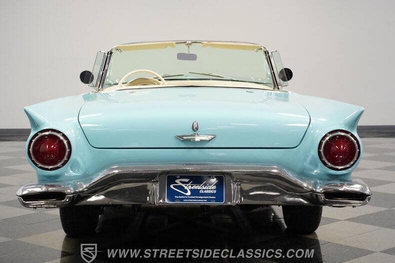 1957 Ford Thunderbird