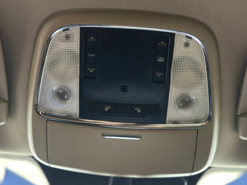 2011 Chrysler 300 Limited