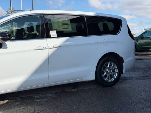2026 Chrysler Voyager LX