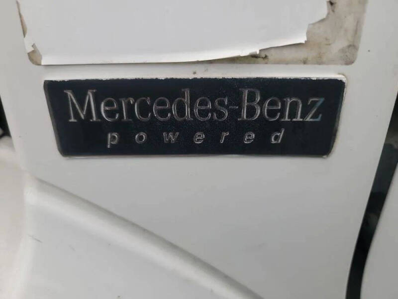 2004 Freightliner M2 106