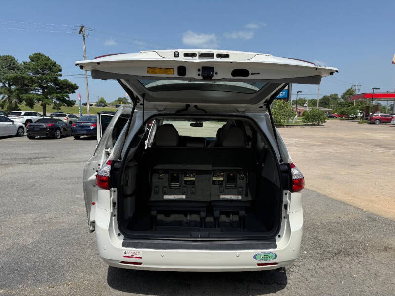 2015 Toyota Sienna XLE 8-Passenger