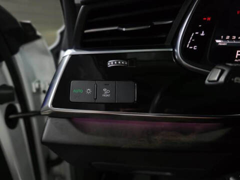 2022 Audi Q8 quattro Premium Plus 55 TFSI