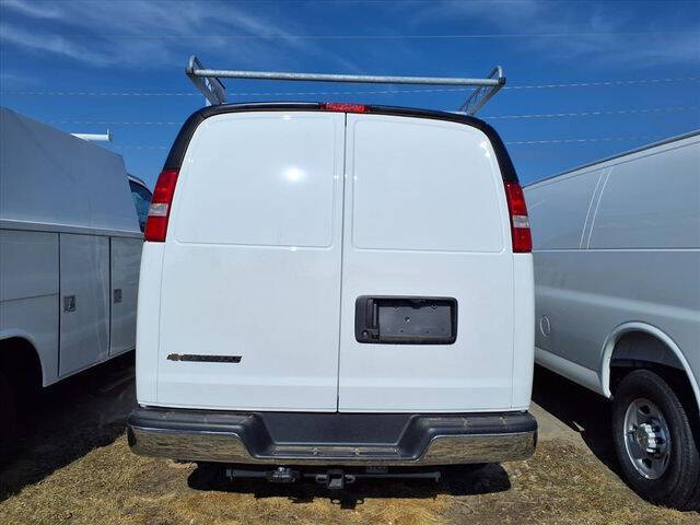 2025 Chevrolet Express 2500