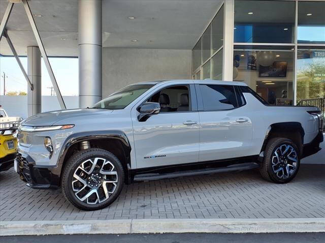 2025 Chevrolet Silverado EV RST