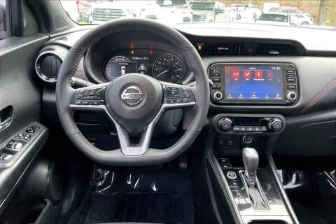 2021 Nissan Kicks SR