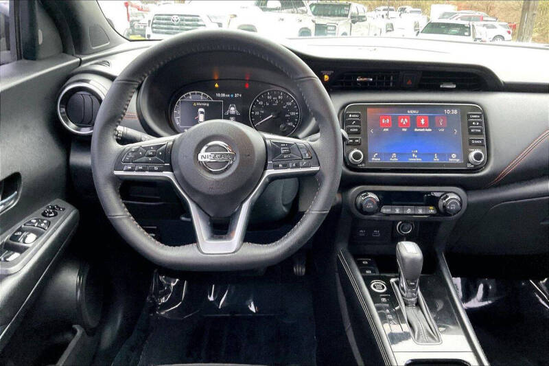 2021 Nissan Kicks SR